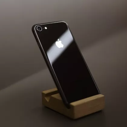 б/у iPhone 8 — купити в Ябко від 4 642 грн ⚡ Ціни, відгуки